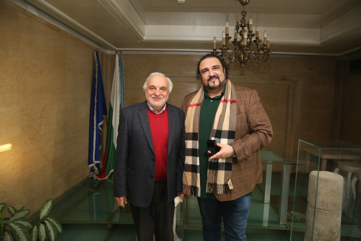 Photo: Кирил Манолов получи наградата „Златният пръстен“ / снимки Светослав Николов