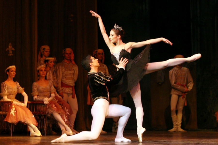 THE MASTERPIECE “SWAN LAKE” ON 25 AND 26 JANUARY AT THE OPERA