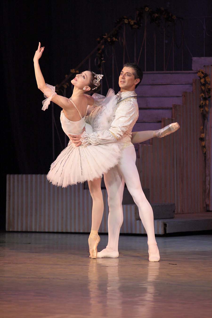 VESA TONOVA: “BELIEVE IN YOUR DREAMS!”