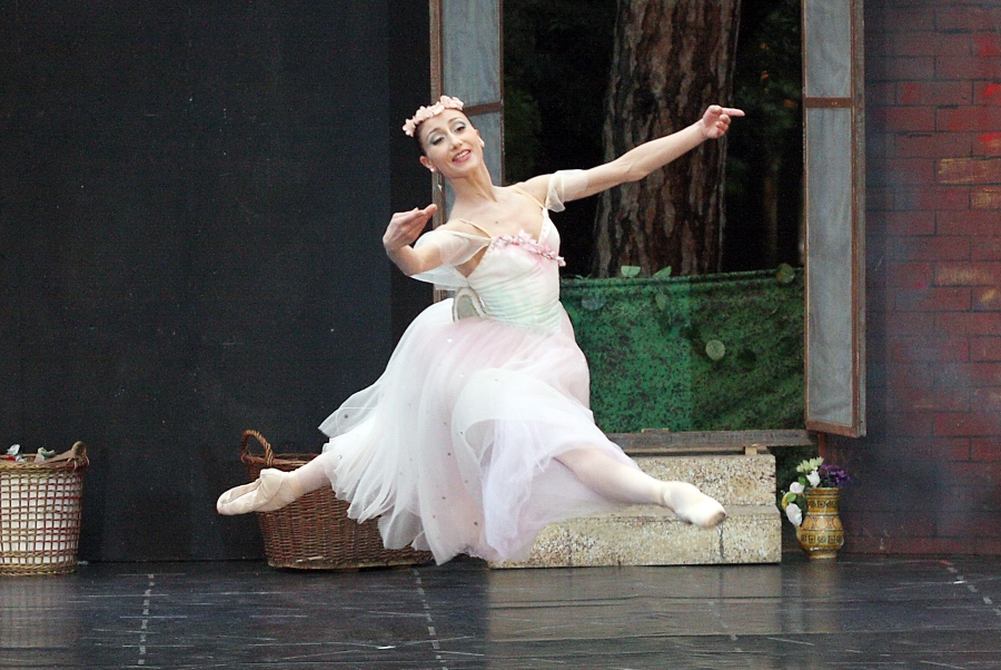 Борис Спасов дирижира  класическите  балети „Силфида” и „Копелия”