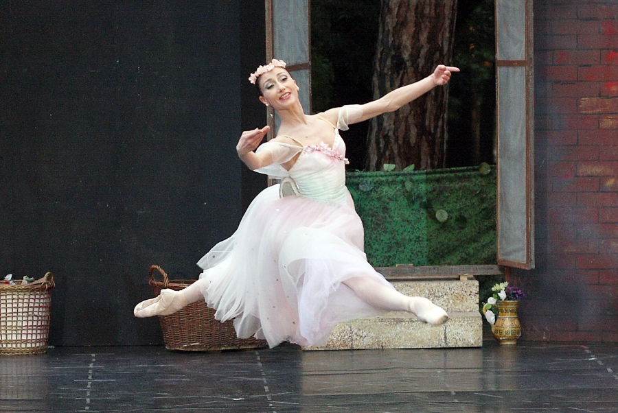 Boris Spasov will conduct the classical ballets “La sylphide” and “Coppélia”