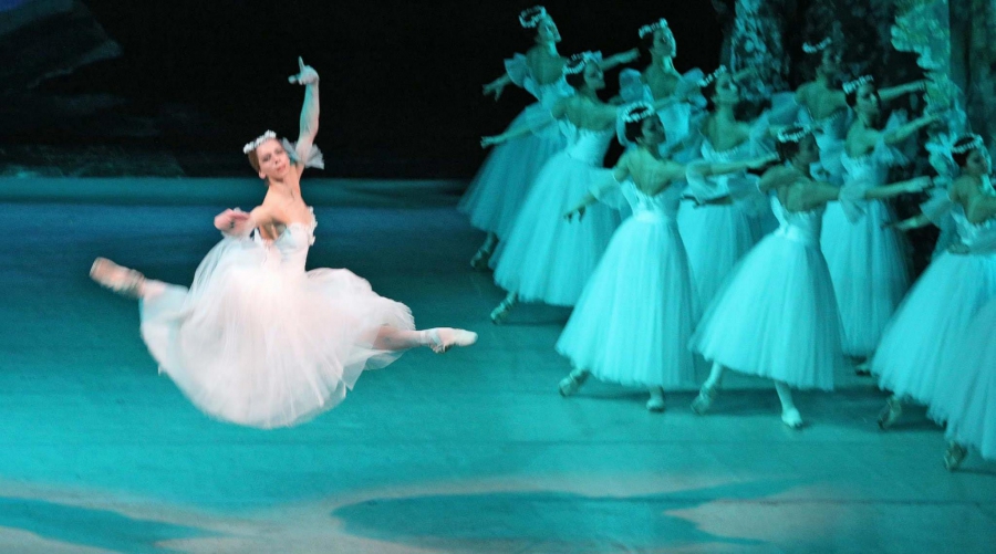 Днес, 28.06, балетът “ЖИЗЕЛ"  ще се състои в Операта от 20:30ч.