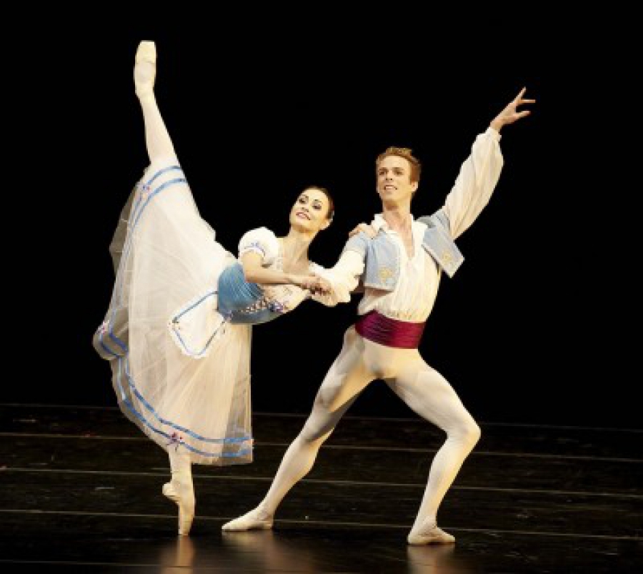 THE SOLOISTS OF THE BERLIN OPERA KRASINA PAVLOVA AND ARMAN GRIGORYAN ARE GUEST-PERFORMERS IN "GISELLE" ON 10 APRIL