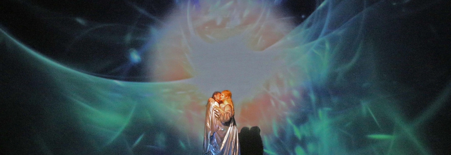 Watch the timeless love story "Tristan und Isolde" on 23 July at 18 h.