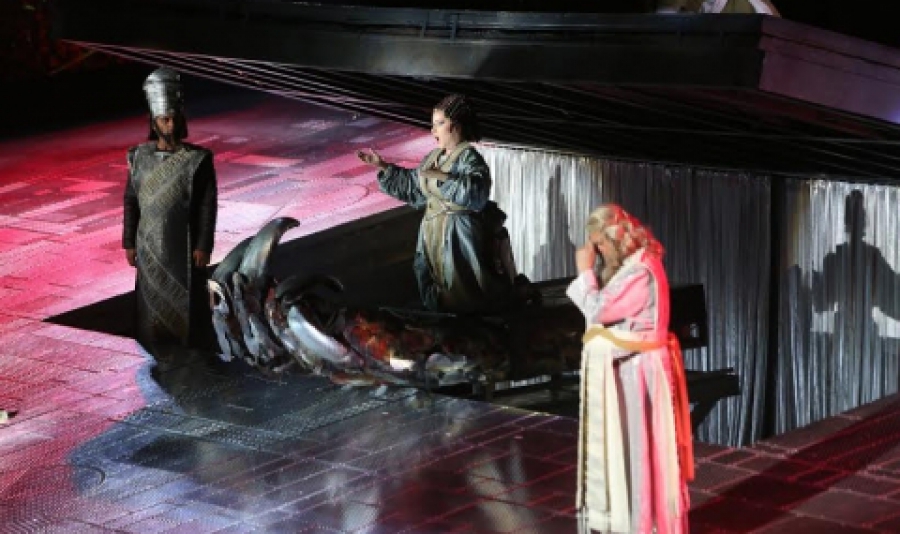 fakti.bg - Паметна нощ за публиката на операта „Набуко“