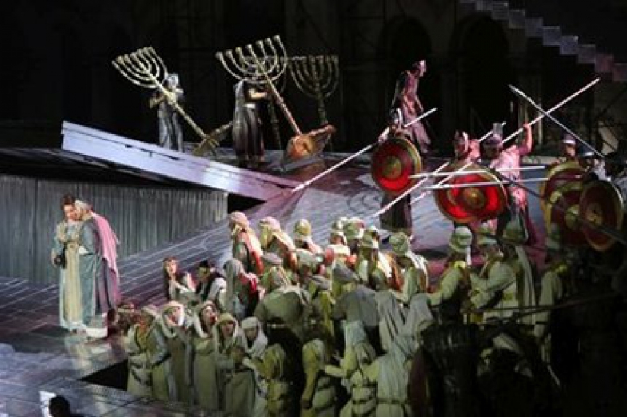 В.Труд - Вежди Рашидов и Цецка Цачева изгледаха “Набуко”