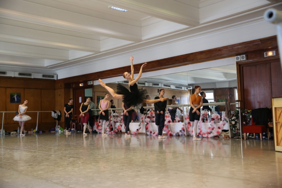 Before the premiere of “Le corsaire” – Photos from a rehearsal