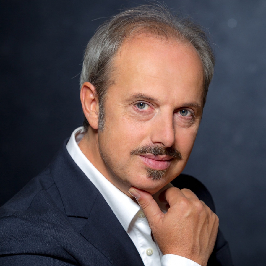 The Bulgarian baritone Vladimir Stoyanov was awarded the title “Cavaliere di Verdi” – Miglena Stoycheva, Bulgarian National Television