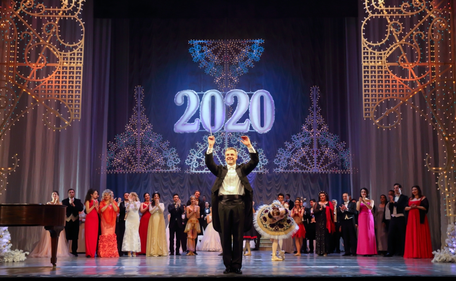 Новогодишна наздравица със Софийската опера и маестро Павел Клиничев от Болшой