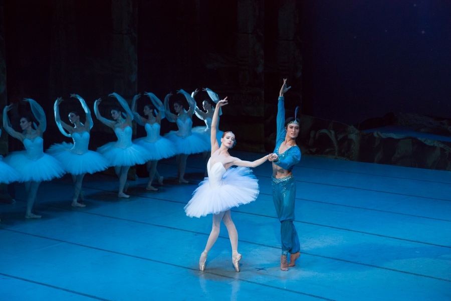 Photogallery from one extraterrestrial “La Bayadère” with Kimin Kim