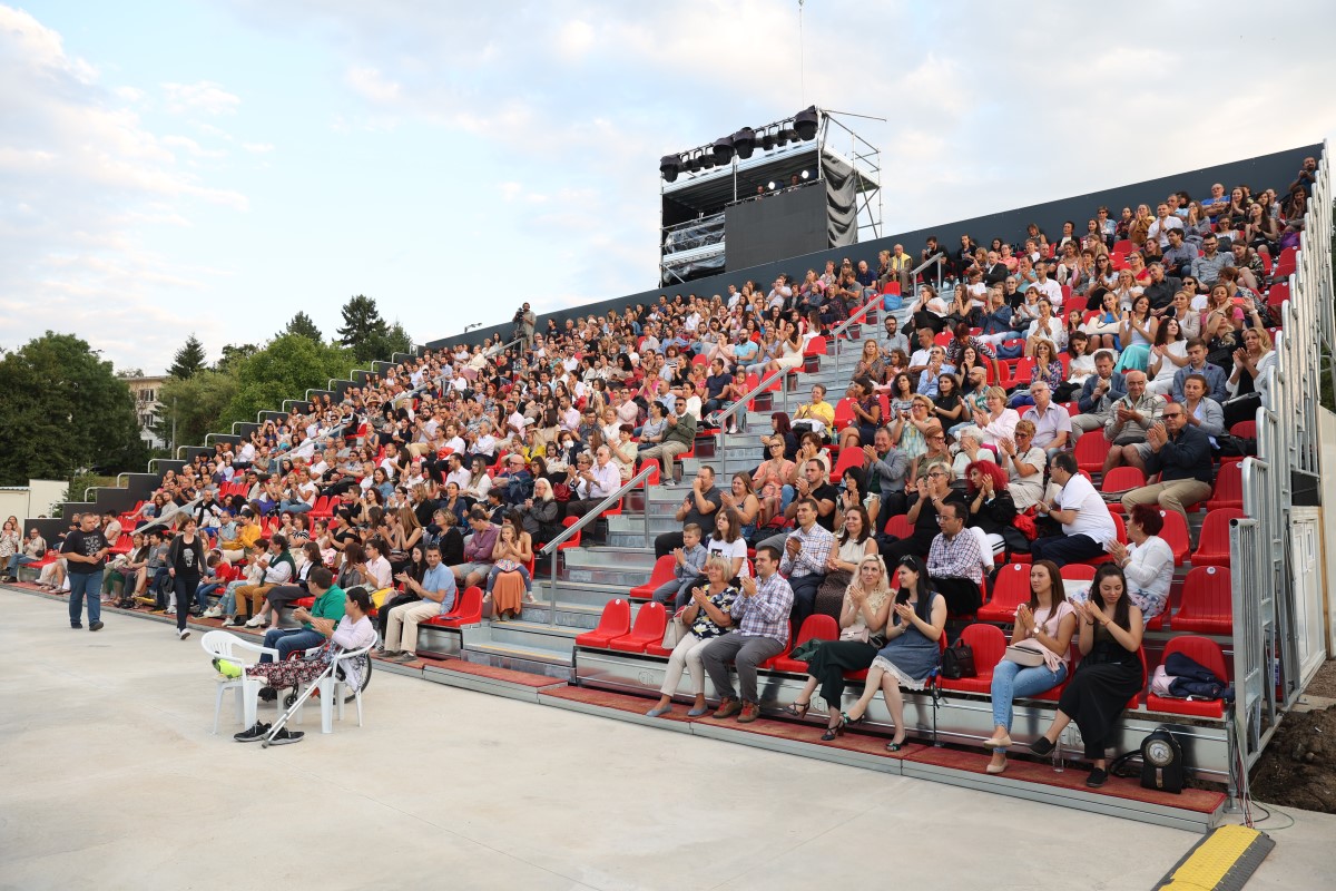 Снимка: „ЛЕБЕДОВО ЕЗЕРО“ от Пьотър Илич Чайковски