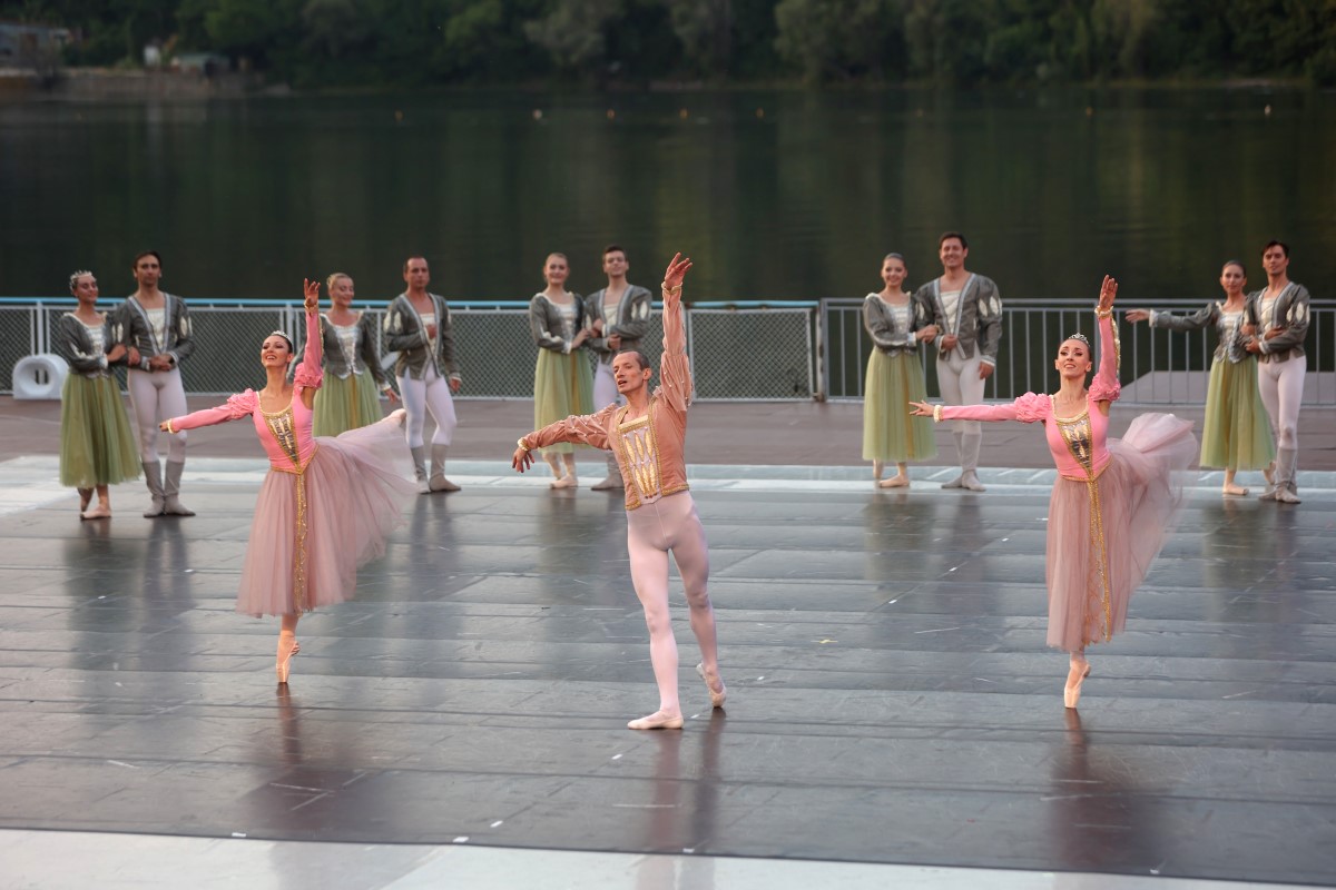 Снимка: „ЛЕБЕДОВО ЕЗЕРО“ от Пьотър Илич Чайковски