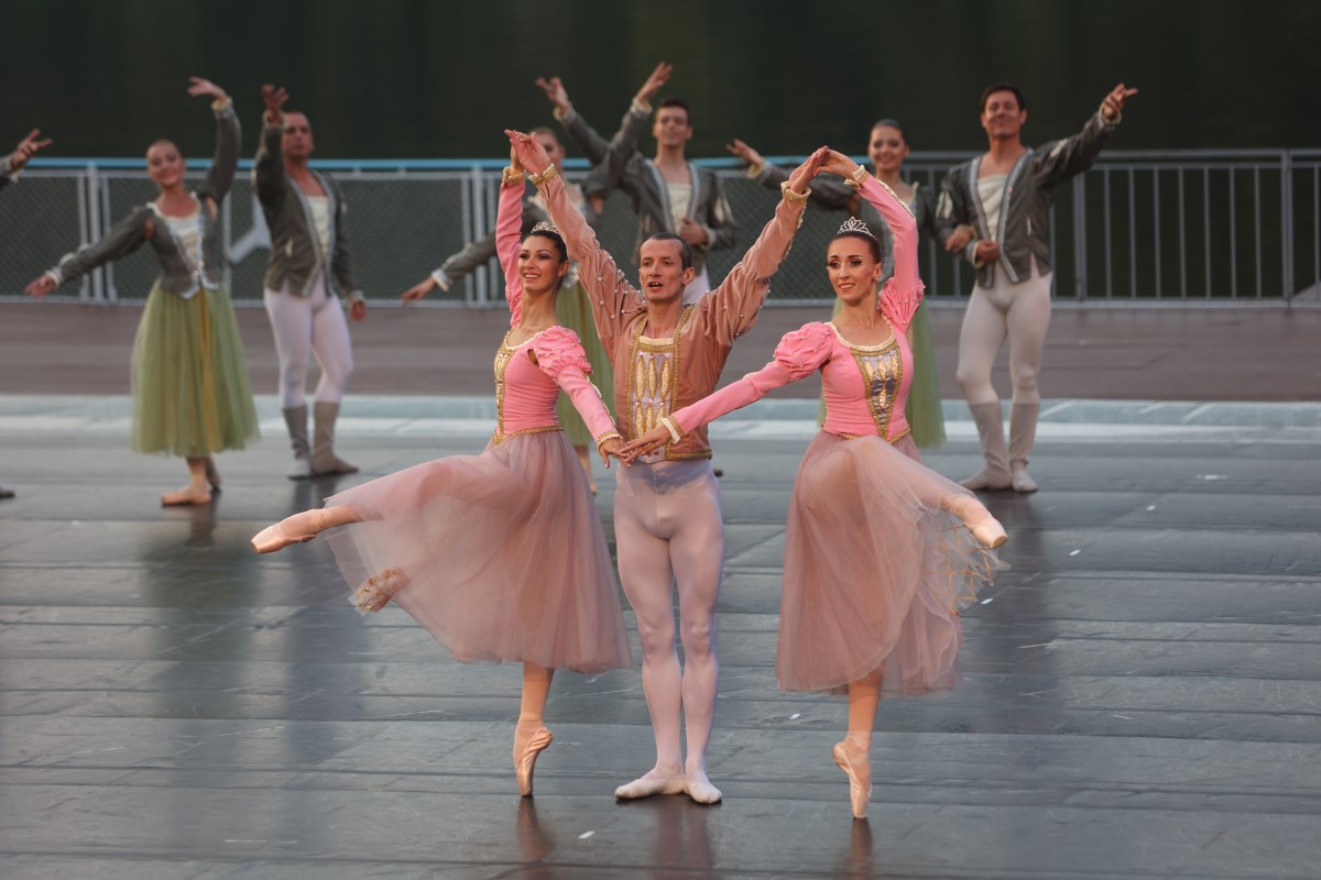 Снимка: „ЛЕБЕДОВО ЕЗЕРО“ от Пьотър Илич Чайковски