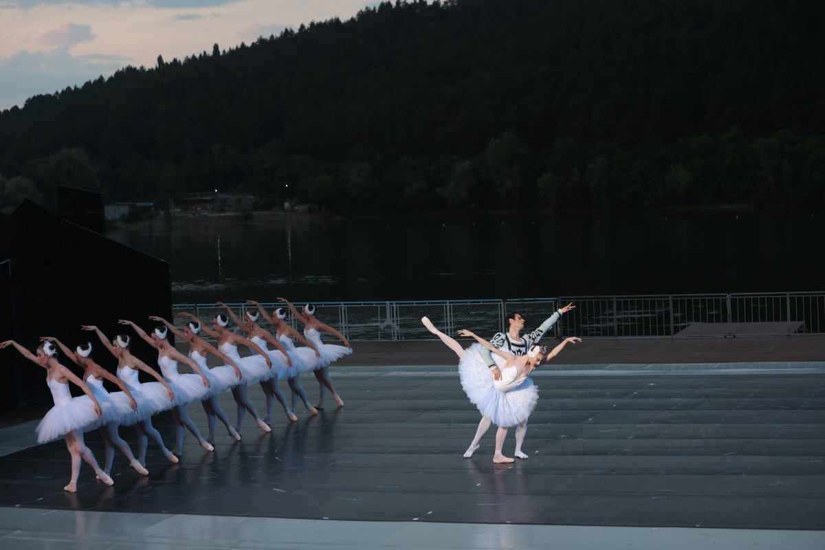 Снимка: „ЛЕБЕДОВО ЕЗЕРО“ от Пьотър Илич Чайковски