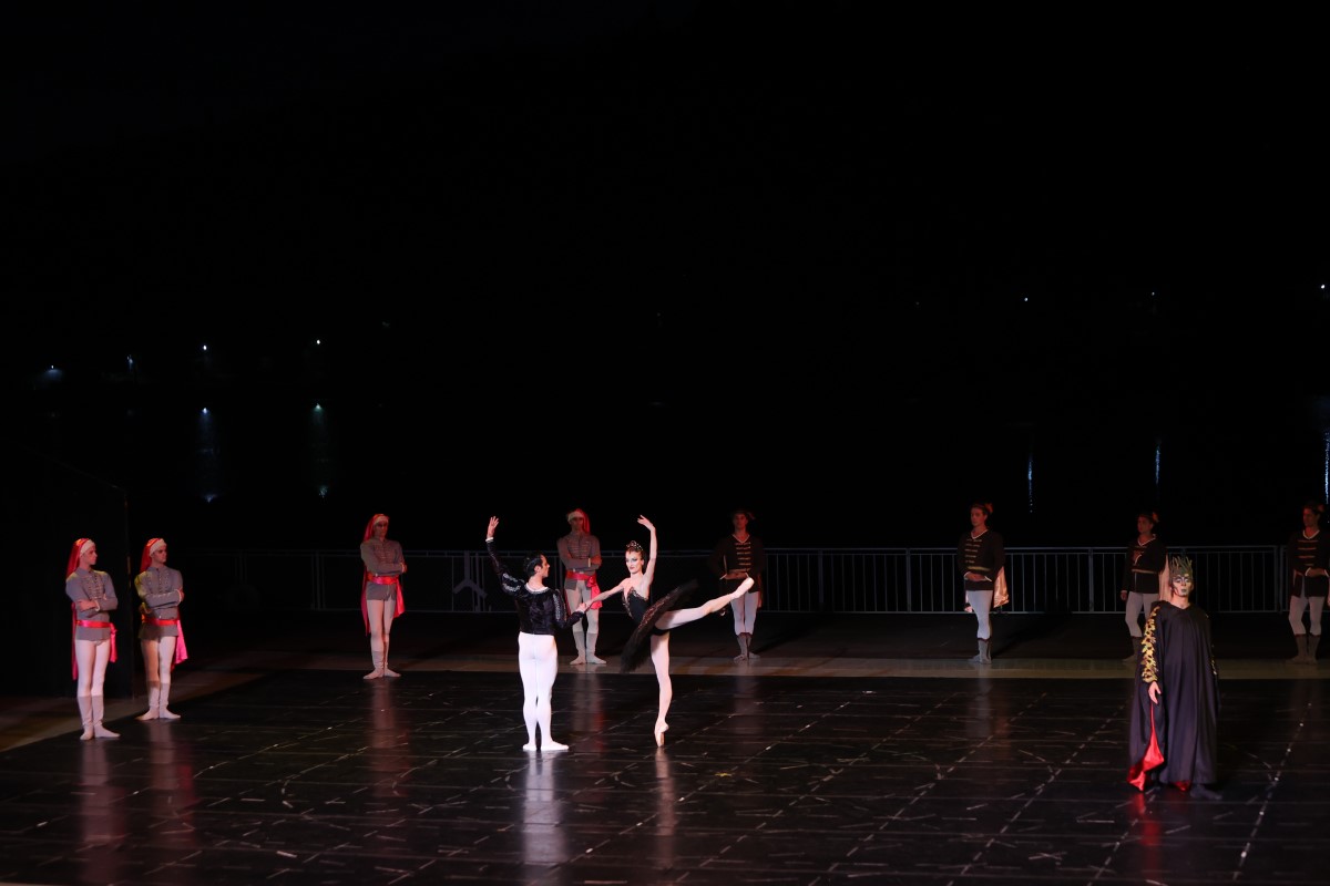 Снимка: „ЛЕБЕДОВО ЕЗЕРО“ от Пьотър Илич Чайковски