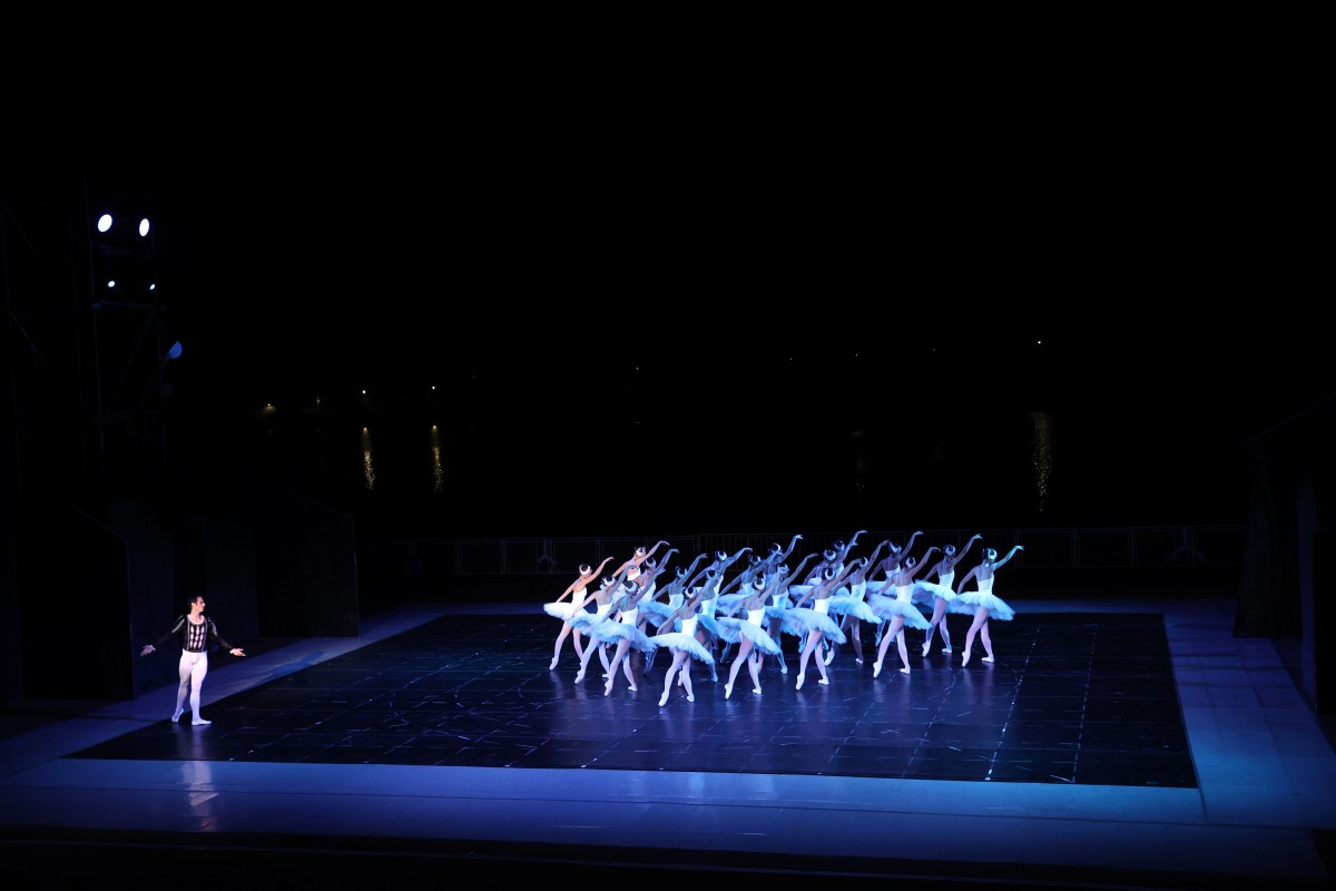 Снимка: „ЛЕБЕДОВО ЕЗЕРО“ от Пьотър Илич Чайковски