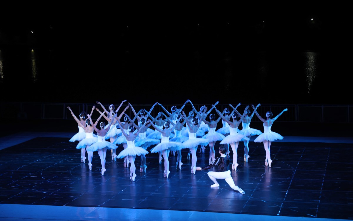 Снимка: „ЛЕБЕДОВО ЕЗЕРО“ от Пьотър Илич Чайковски