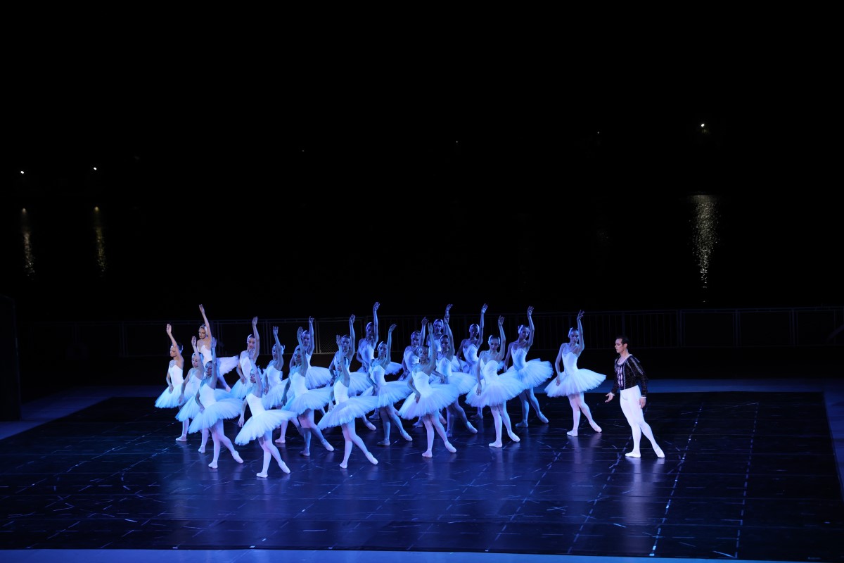 Снимка: „ЛЕБЕДОВО ЕЗЕРО“ от Пьотър Илич Чайковски