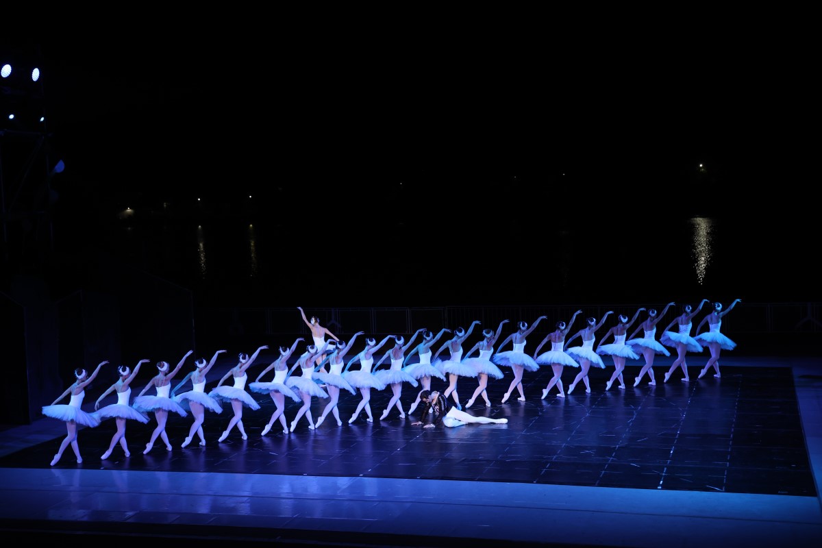 Снимка: „ЛЕБЕДОВО ЕЗЕРО“ от Пьотър Илич Чайковски