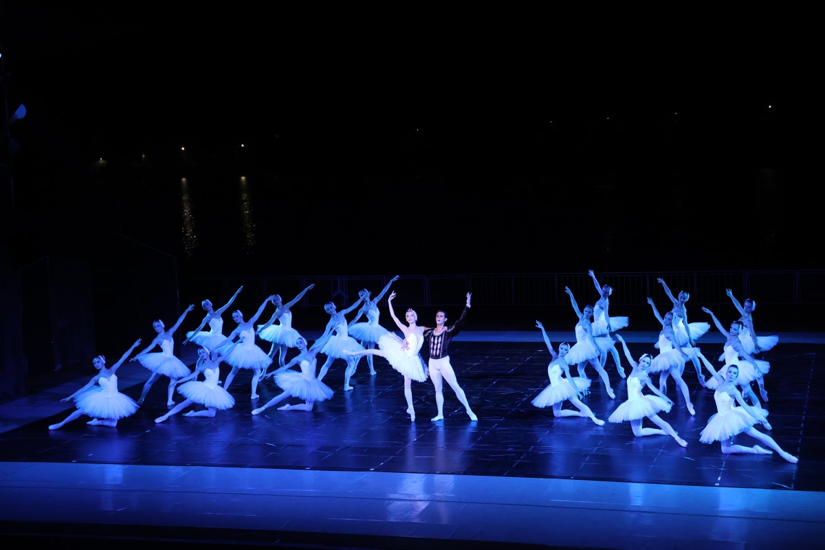 Снимка: „ЛЕБЕДОВО ЕЗЕРО“ от Пьотър Илич Чайковски