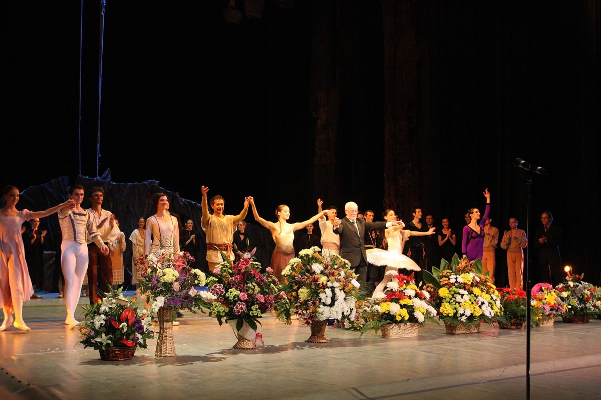 Снимка: Честване на хореографа проф. Петър Луканов