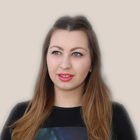 Снимка: Трета жена Весела Янева / Third woman - Vesela Yaneva