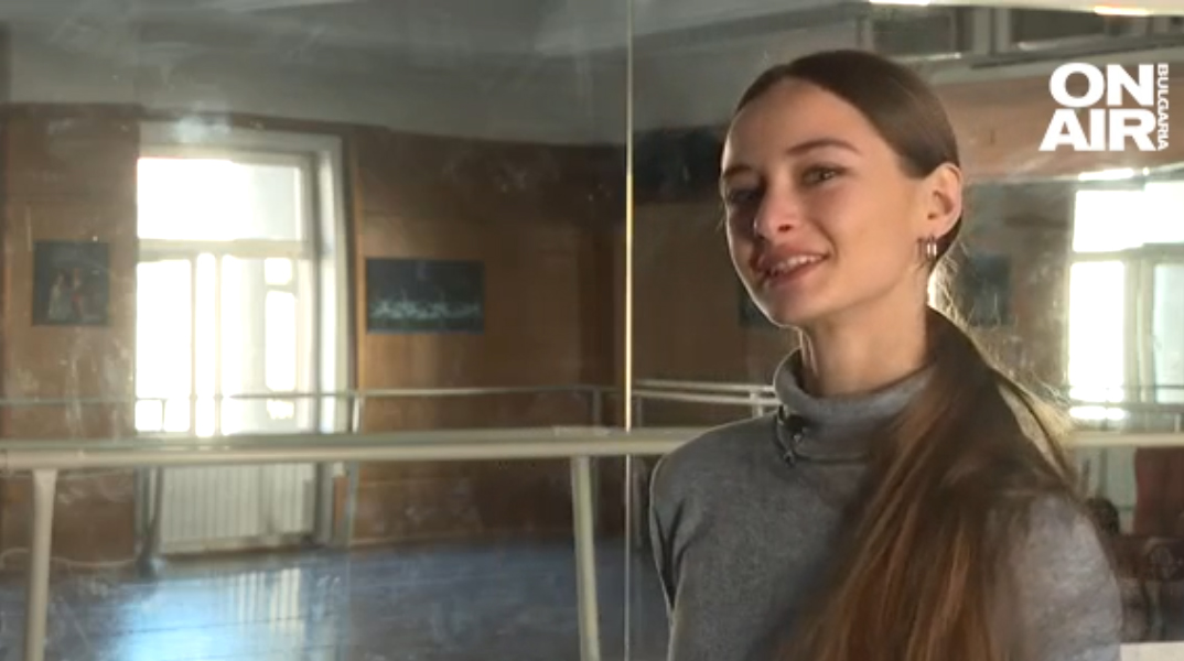 Битката между доброто и злото: Украинска примабалерина танцува "Лебедово езеро" в София