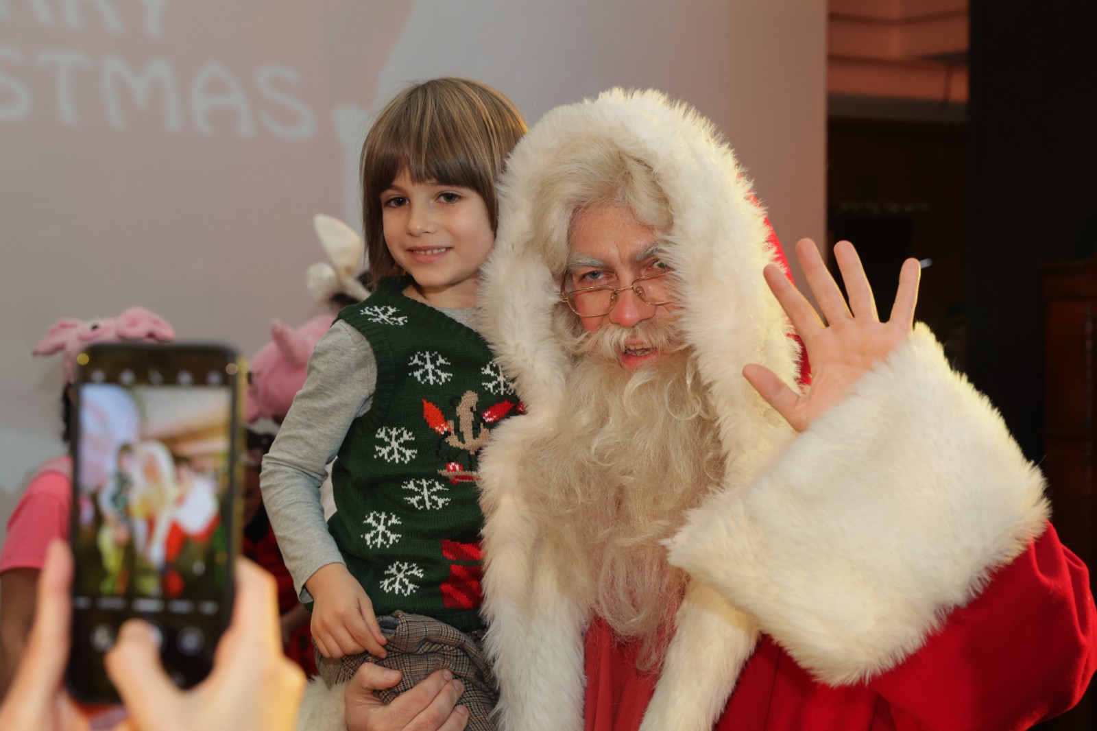 Вълшебен празник за децата на служителите в Софийската опера се състоя дни преди Коледа!