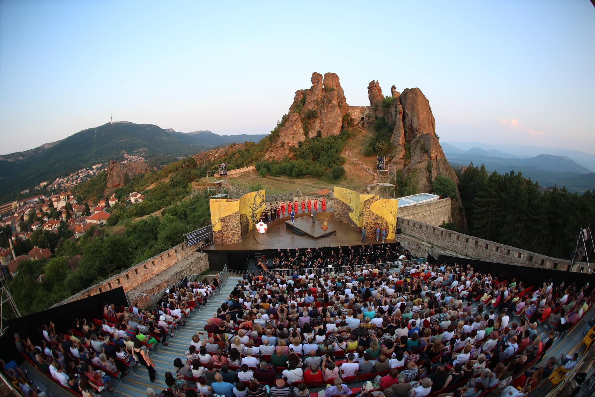 За осми път в Белоградчишки скали публиката аплодира фестивала „Опера на върховете“ 