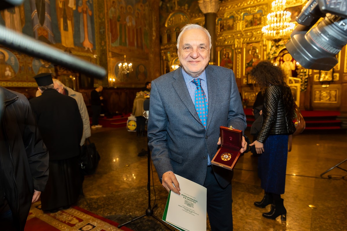 Photo: Пламен Карталов получи високо отличие – ордена „Св. Йоан Кукузел“