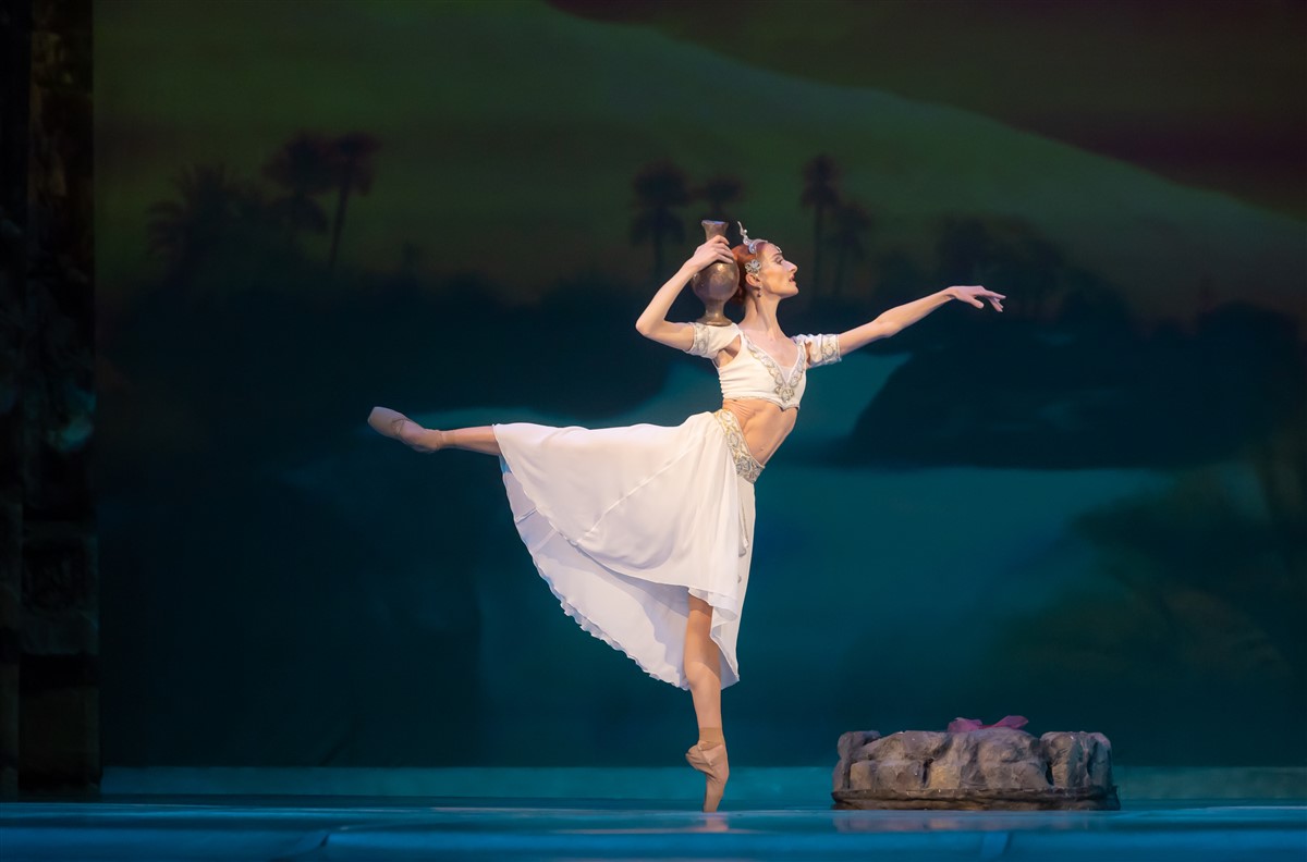 Photo: БАЯДЕРКА / LA BAYADÈRE