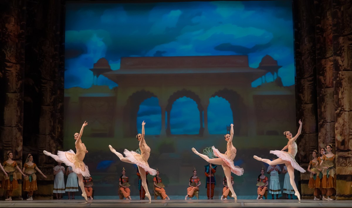 Photo: БАЯДЕРКА / LA BAYADÈRE