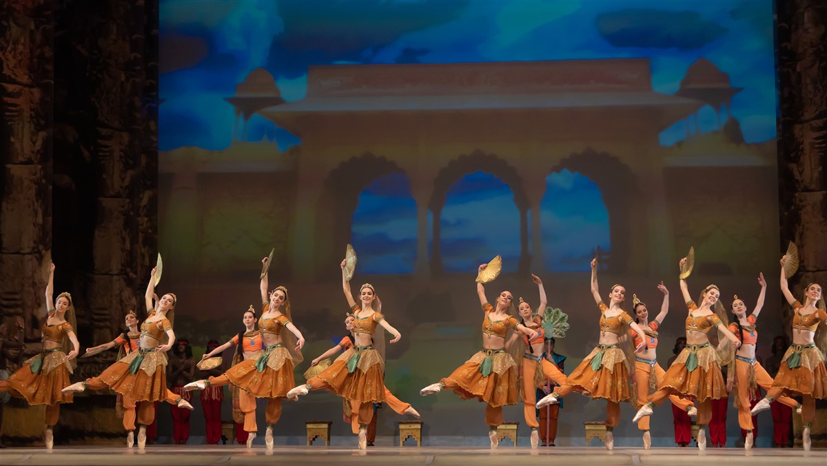 Photo: БАЯДЕРКА / LA BAYADÈRE