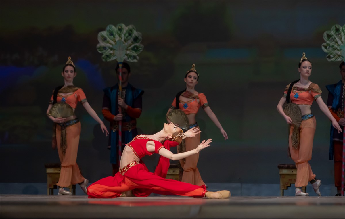Photo: БАЯДЕРКА / LA BAYADÈRE