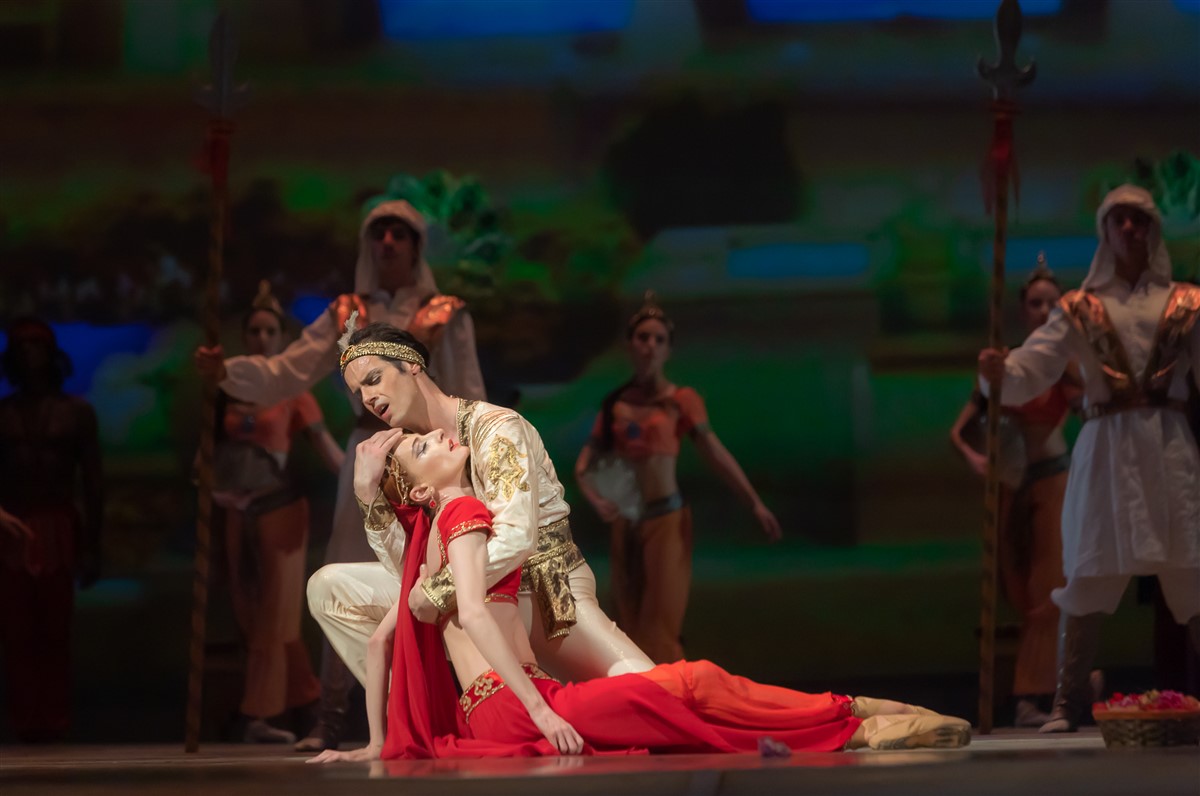 Снимка: БАЯДЕРКА / LA BAYADÈRE