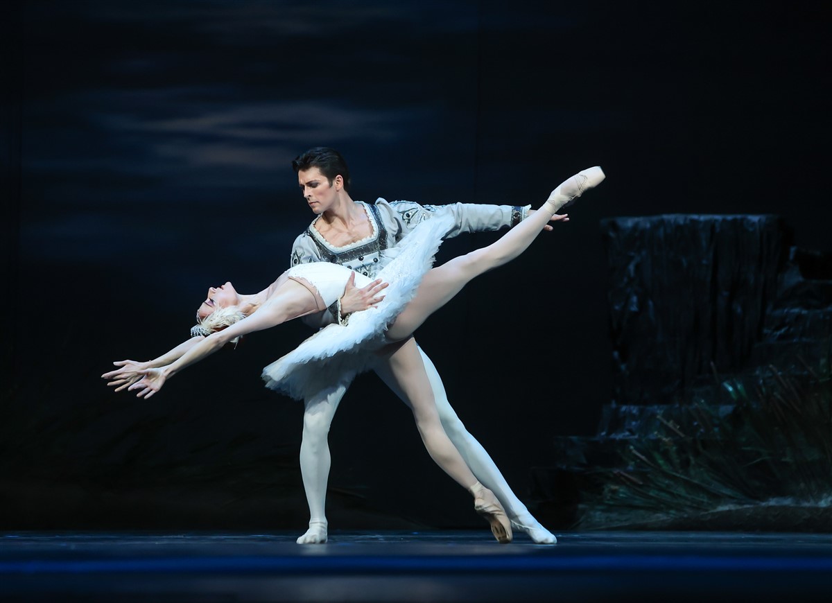 Photo: ЛЕБЕДОВО ЕЗЕРО / SWAN LAKE