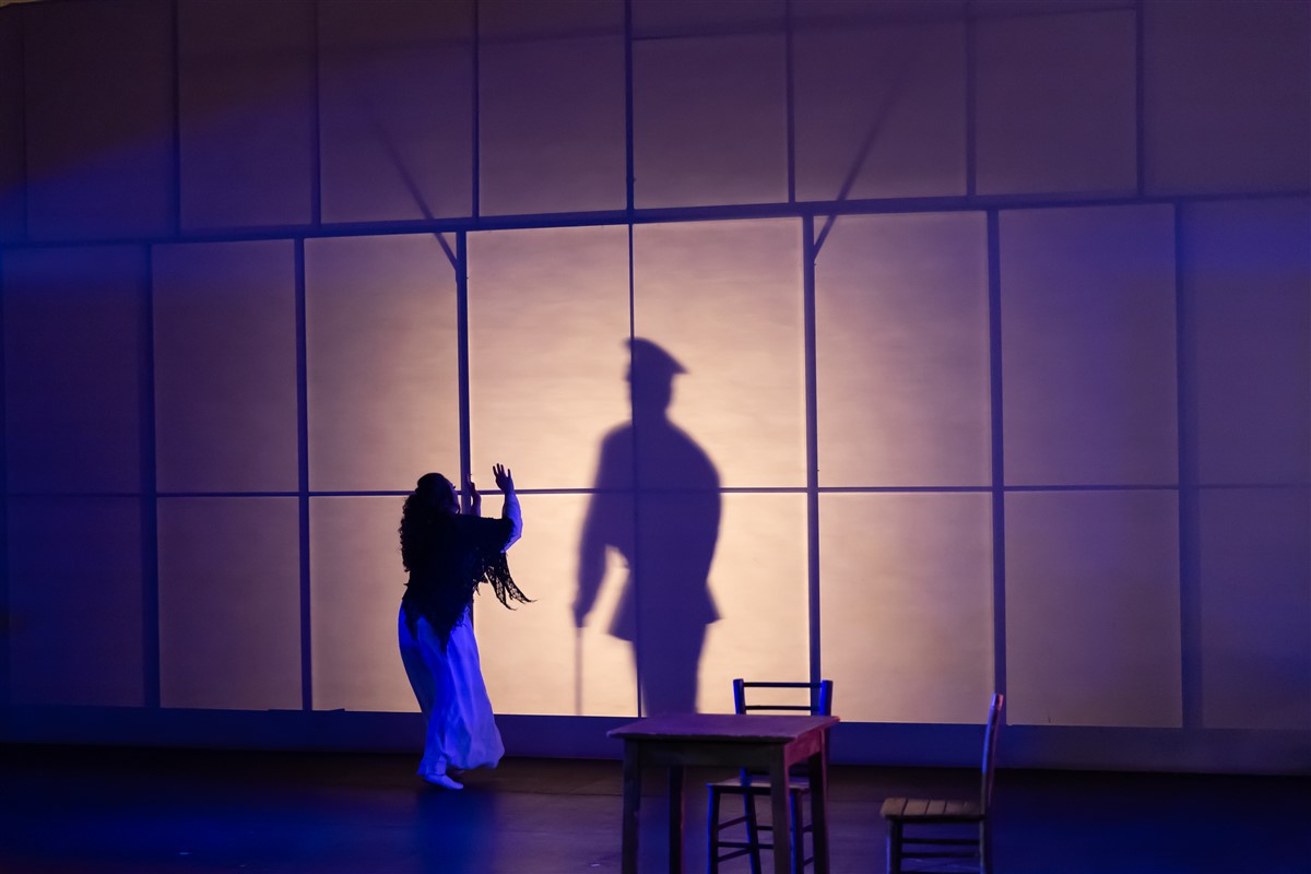 Photo: КРАДЕЦЪТ НА ПРАСКОВИ