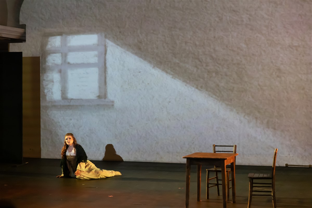 Photo: КРАДЕЦЪТ НА ПРАСКОВИ