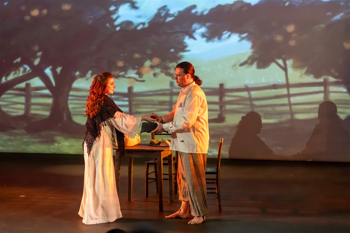 Снимка: КРАДЕЦЪТ НА ПРАСКОВИ