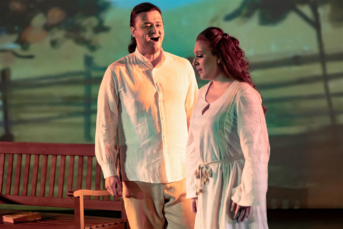 Photo: КРАДЕЦЪТ НА ПРАСКОВИ