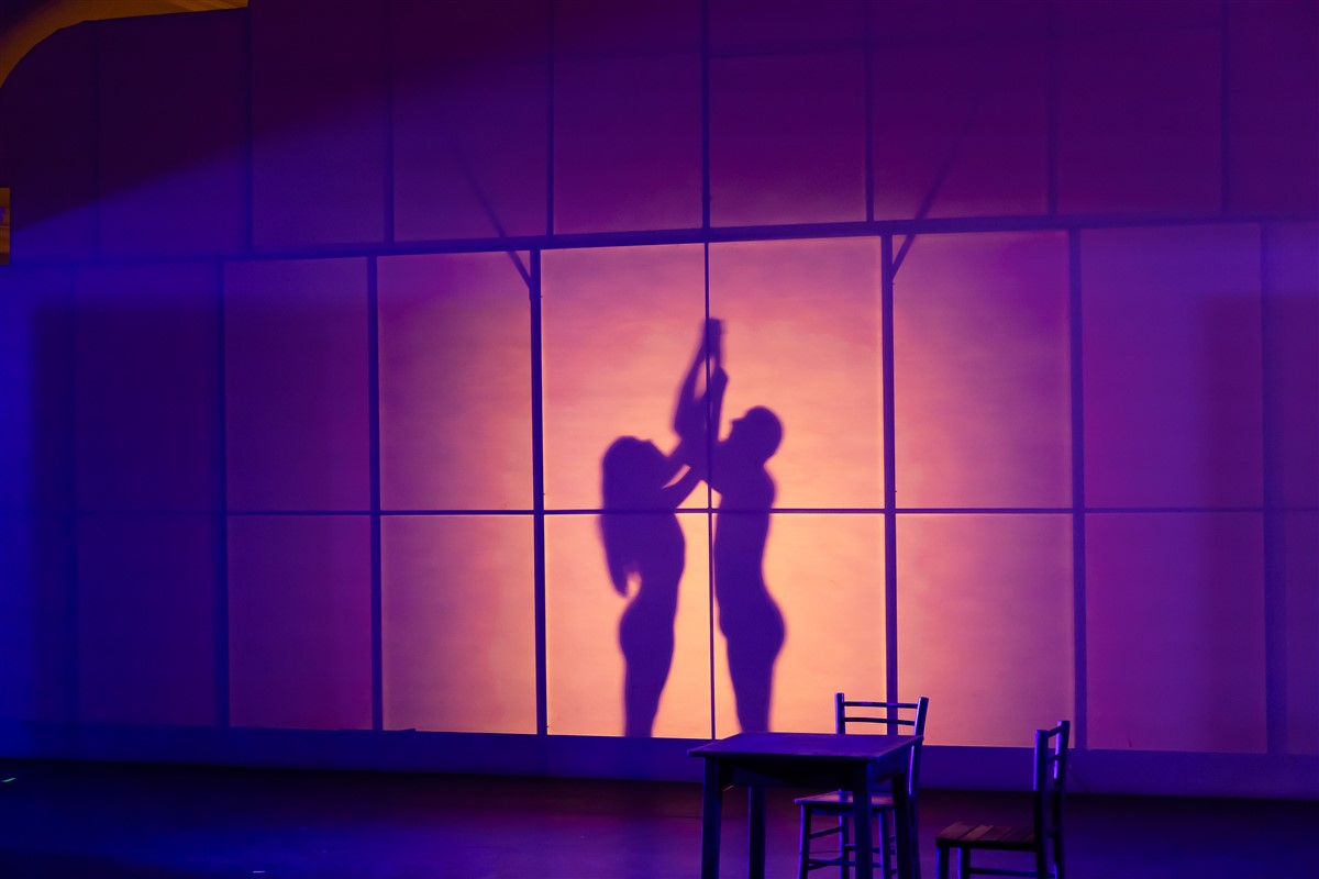 Снимка: КРАДЕЦЪТ НА ПРАСКОВИ