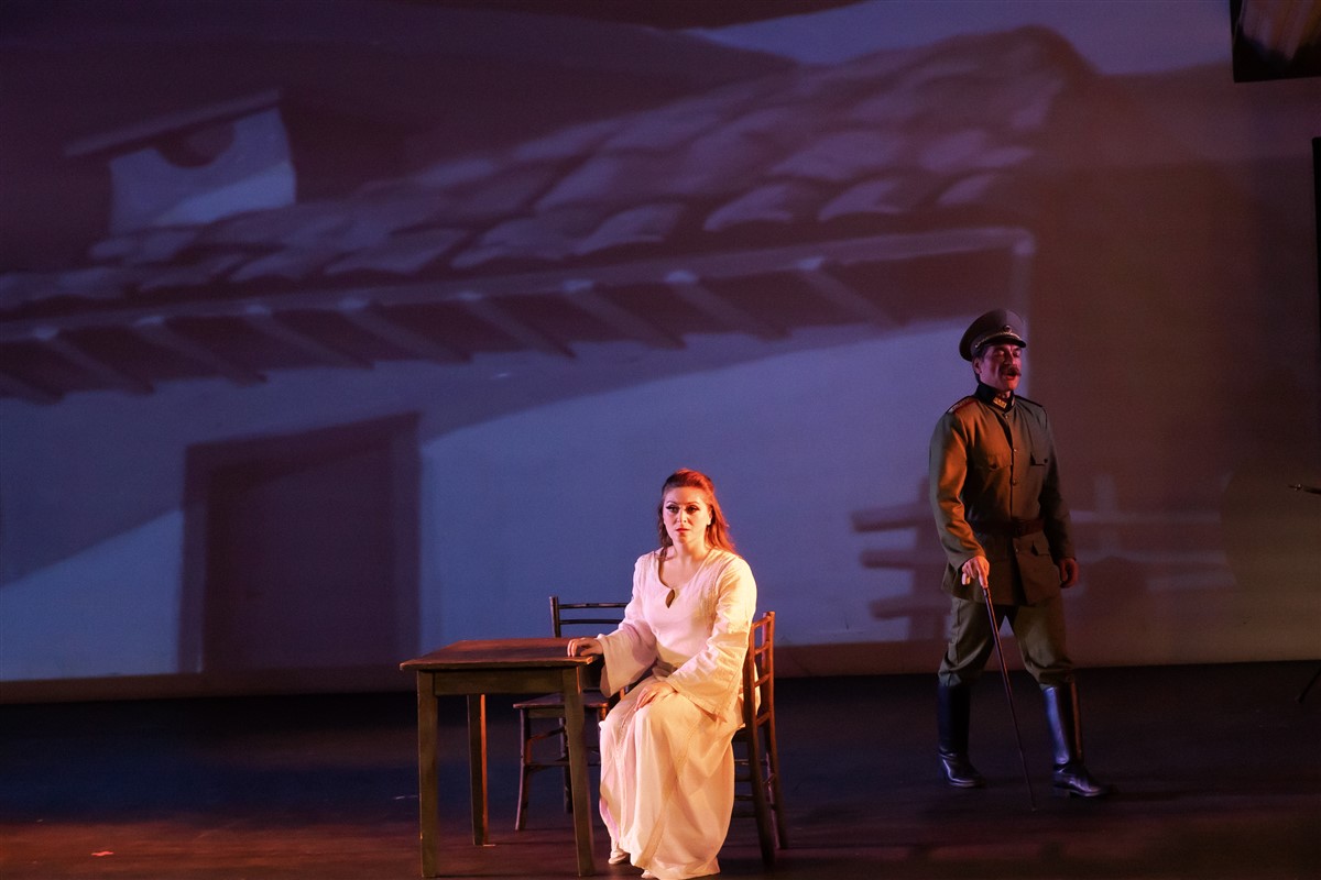 Снимка: КРАДЕЦЪТ НА ПРАСКОВИ