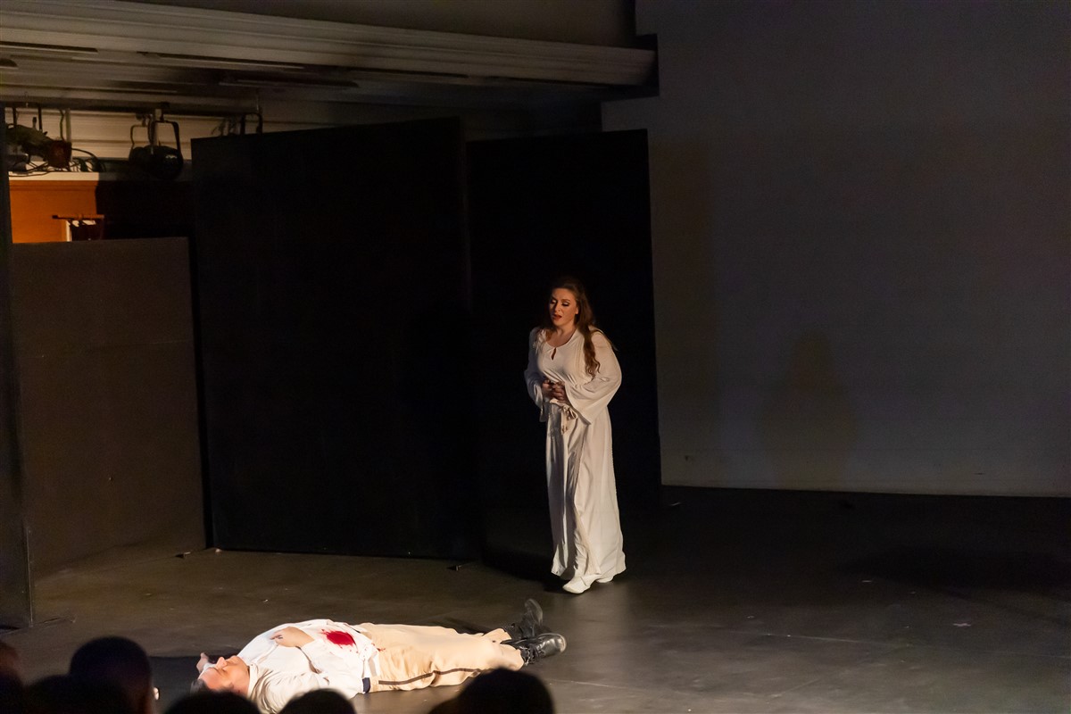 Снимка: КРАДЕЦЪТ НА ПРАСКОВИ