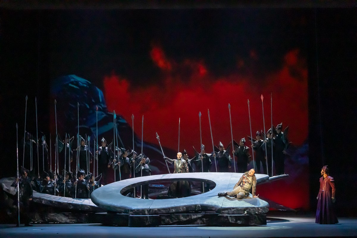 Снимка: ЗАЛЕЗЪТ НА БОГОВЕТЕ / GÖTTERDÄMMERUNG by Richard Wagner