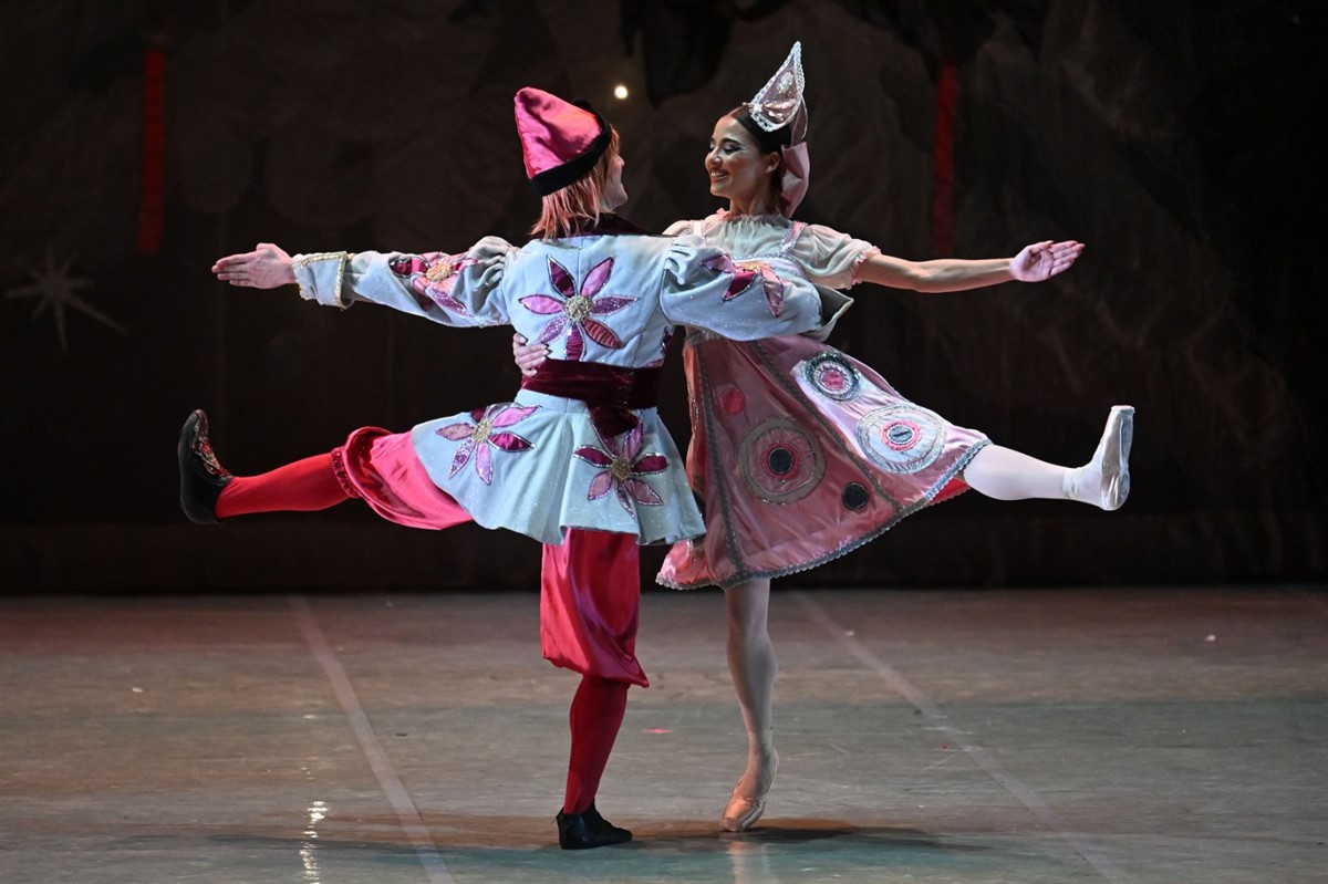 Снимка: Лешникотрошачката на сцената на Teatro Municipale Giuseppe Verdi в Салерно