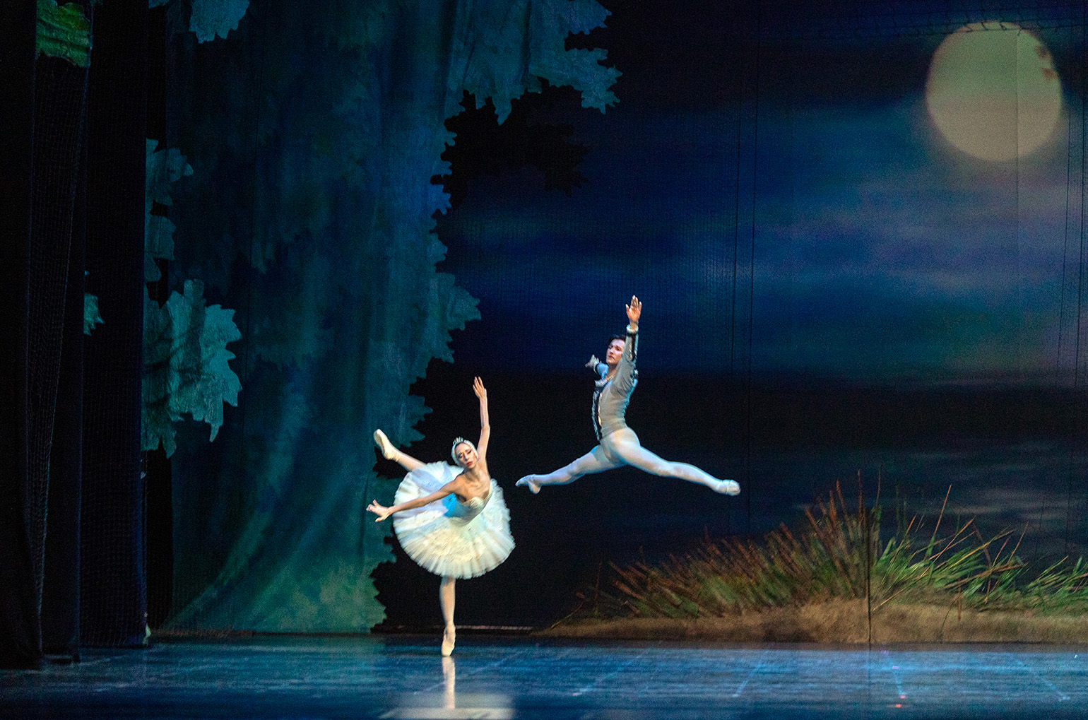 Снимка: На 2 февруари зрителите възсторжено аплодираха балета „Лебедово езеро“