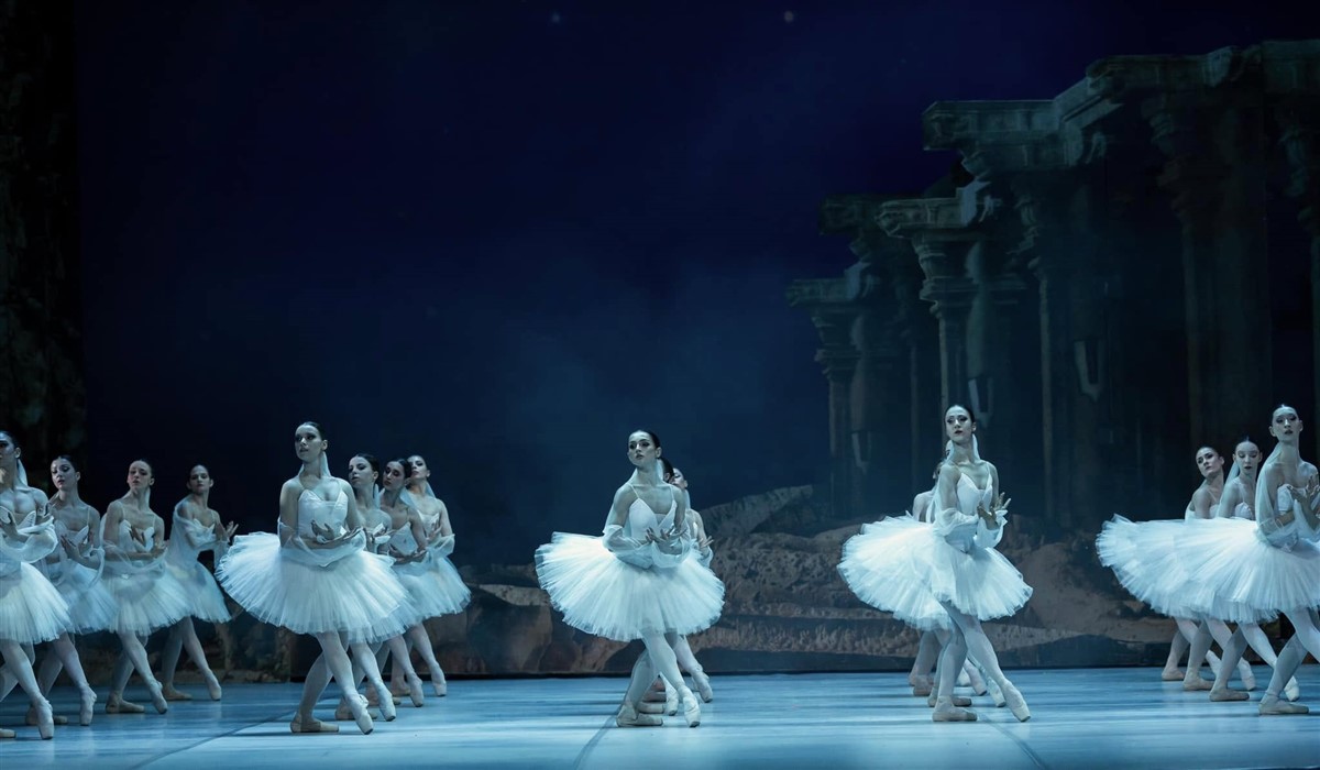 Снимка: БАЯДЕРКА / LA BAYADÈRE Ballet by Ludwig Minkus