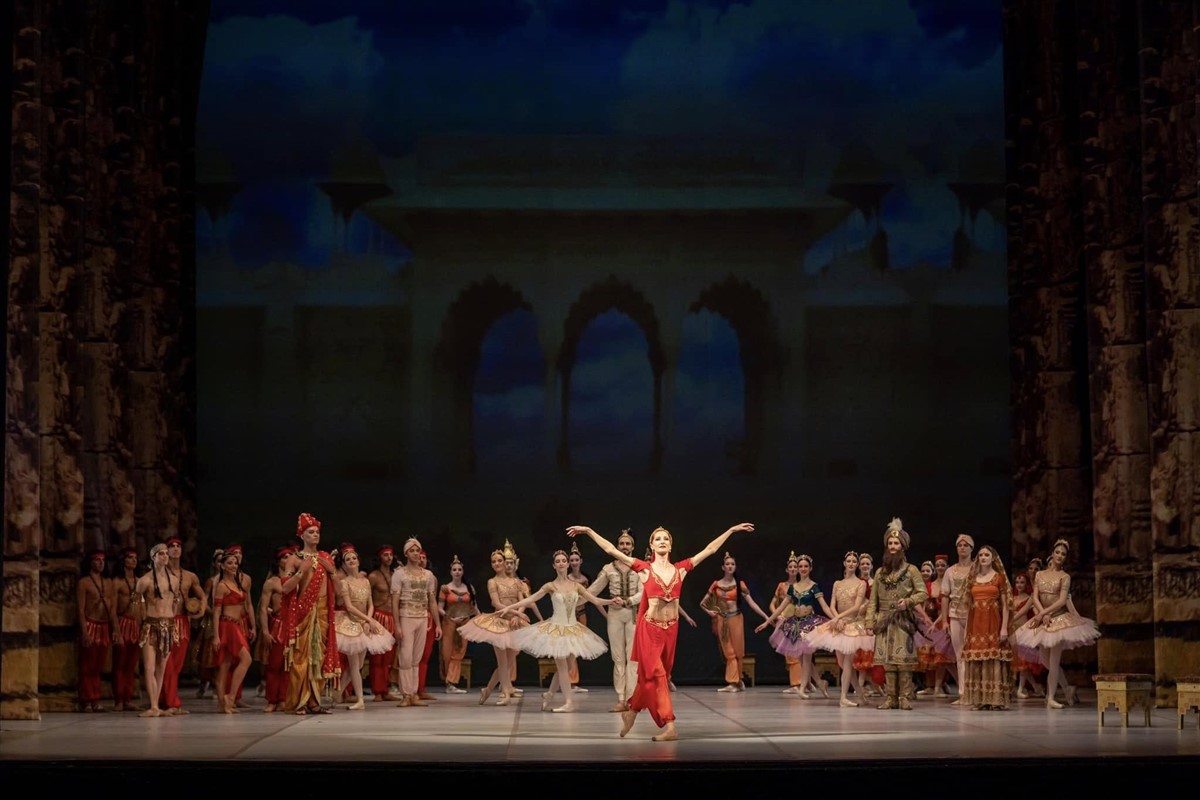 Снимка: БАЯДЕРКА / LA BAYADÈRE Ballet by Ludwig Minkus