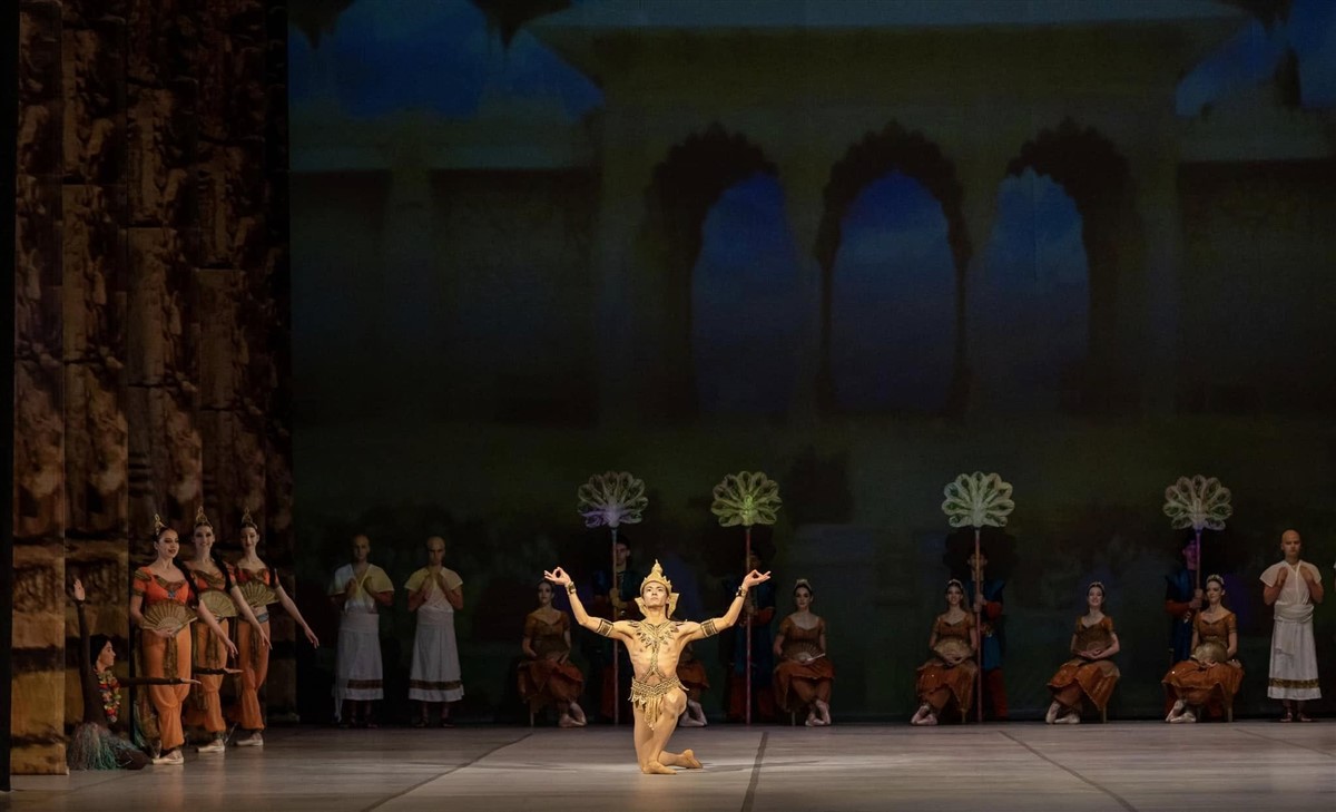 Снимка: БАЯДЕРКА / LA BAYADÈRE Ballet by Ludwig Minkus