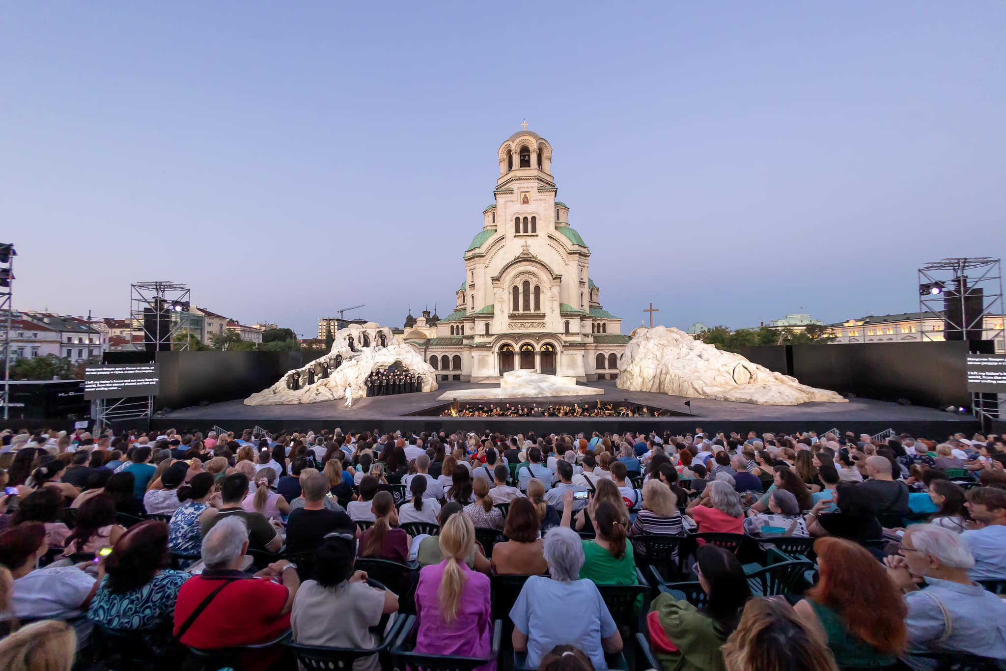 Информация за откритите сцени!